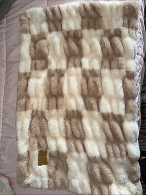 Lola Blanket baby Luxurious Cream and Tan Faux Fur Throw Blanket